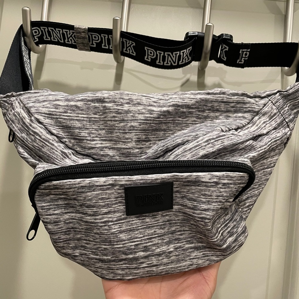 Victoria’s Secret PINK Fannypack OS black/gray